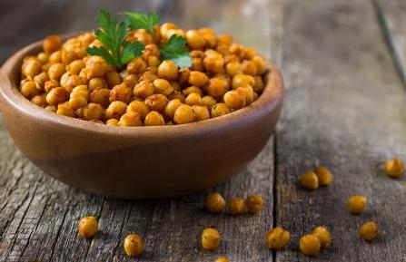 Bowl of roasted chickpeas.