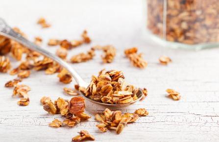 Maple nut granola